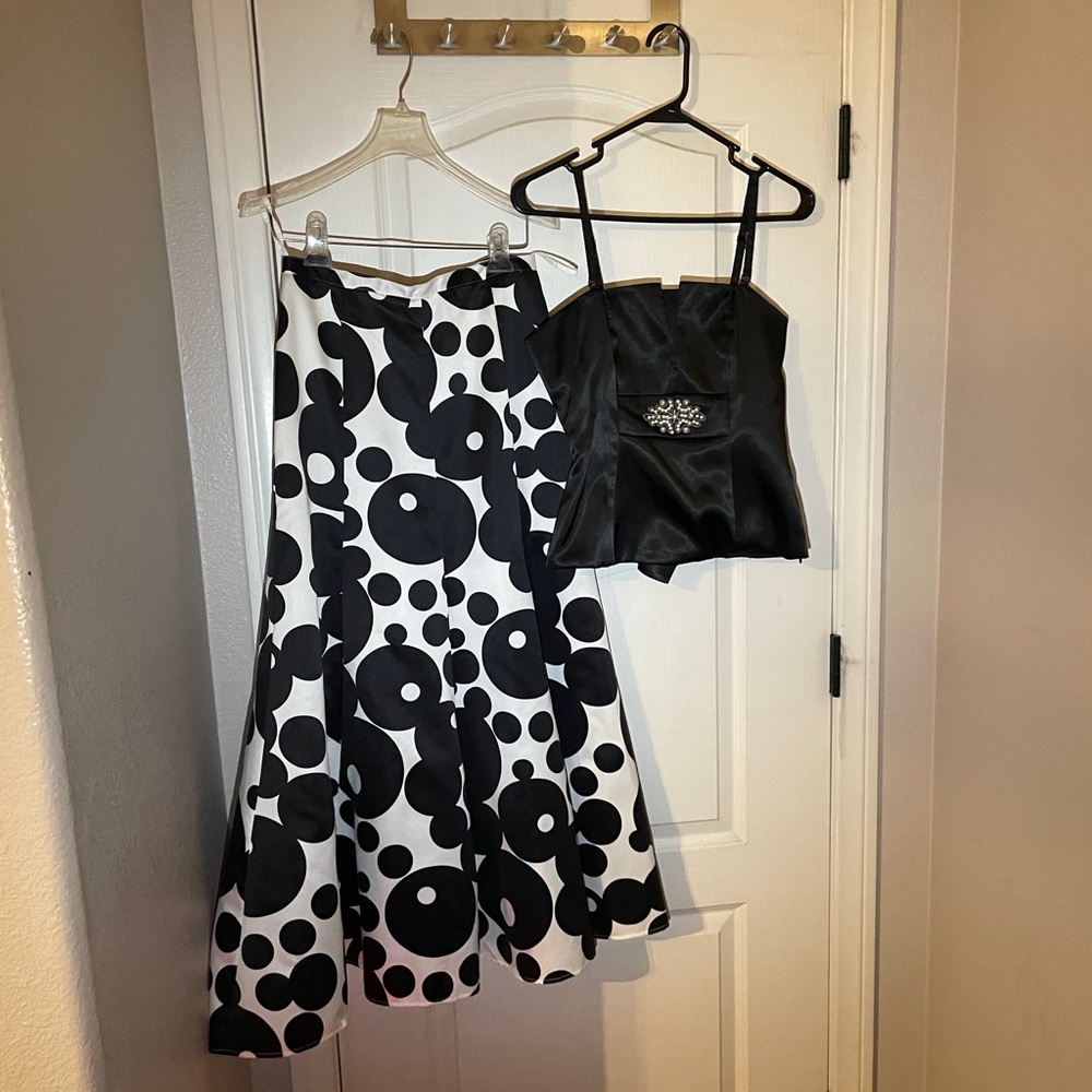 VENUS Black and White Circle Skirt with Corset Top